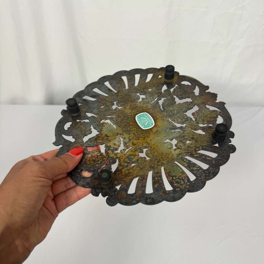 Vintage Wallace Silverplate Ornate Filigree Etched 8.5” Round Footed Trivet - Picture 2 of 5